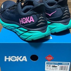 Hoka Clifton 8 Wide Size 7